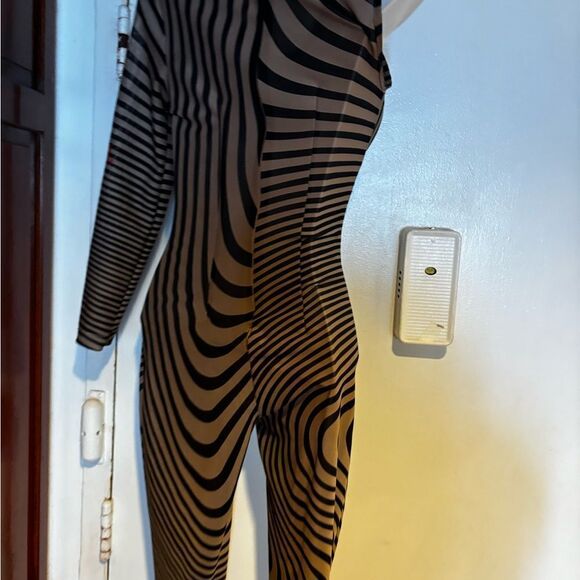 GSUWOO Jumpsuit so real onepiece catsuit one arm stripe 3d romper logo pant suit - Picture 3 of 11